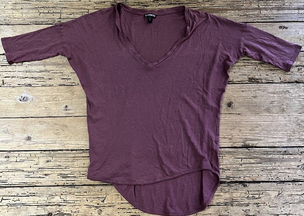 Express Womens XS Purple V Neck Short Sleeve Lightweight Knit NWOT